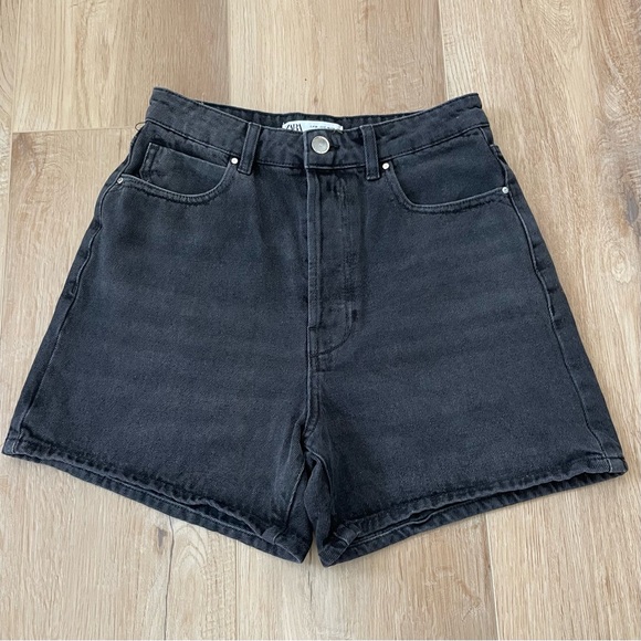 Zara Pants - Zara High Waisted Button Fly Five Pocket Jean / Denim Shorts Women’s Size 6
